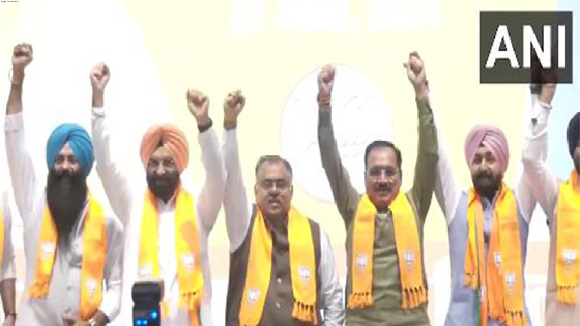 Sikh community members join BJP in Delhi